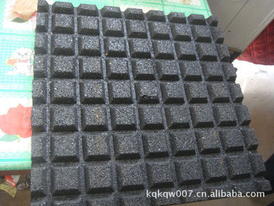 【特賣(mài)廣場(chǎng)專用T型溝槽防滑耐磨磚】?jī)r(jià)格,廠家,圖片,塑料、塑膠、橡膠地板,魏縣鳴仁橡膠制品mdash;&mdash;銷(xiāo)售一部-